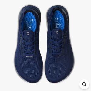 NWT Flux adapt waterproof runner